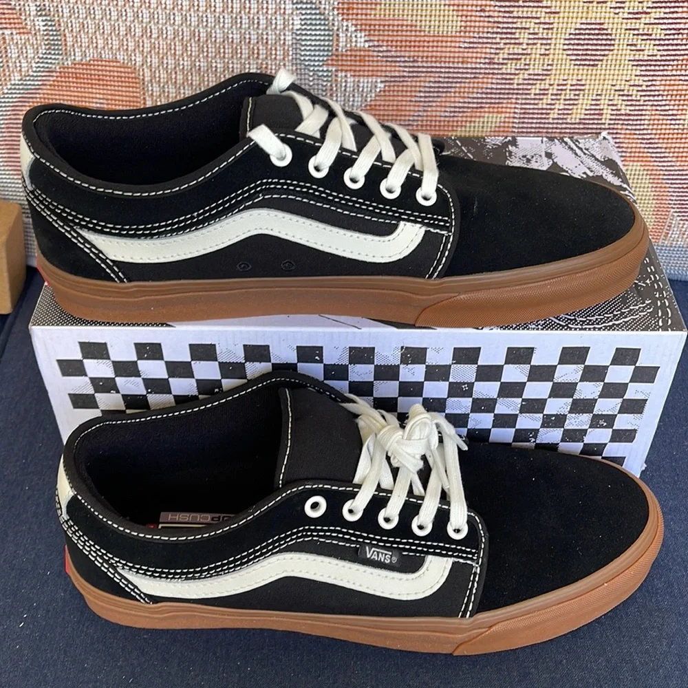 Vans Men’s Chukka Low Sid
Black/Gum
VN0A5KQZB9M Snickers - Picture 2 of 16